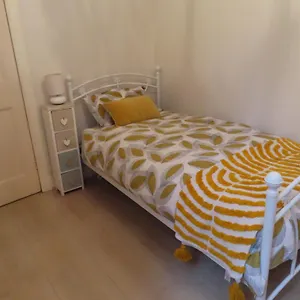 The Cosy Courtyard Apartment